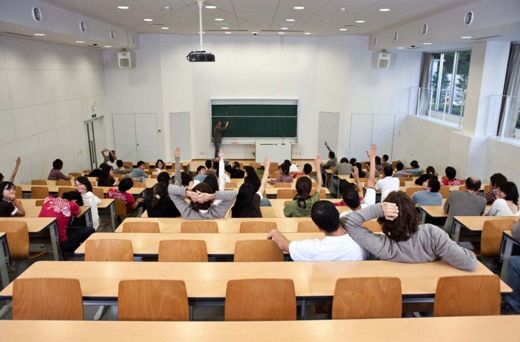 A TÖMER instructor teaching Turkish to a class of attentive students"